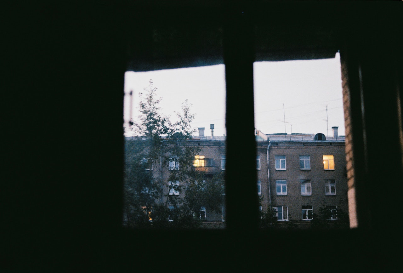 Okna w bloku